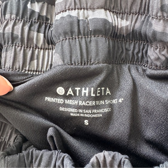 Athleta Mesh Racer Run Short 4″ - Picture 4 of 8